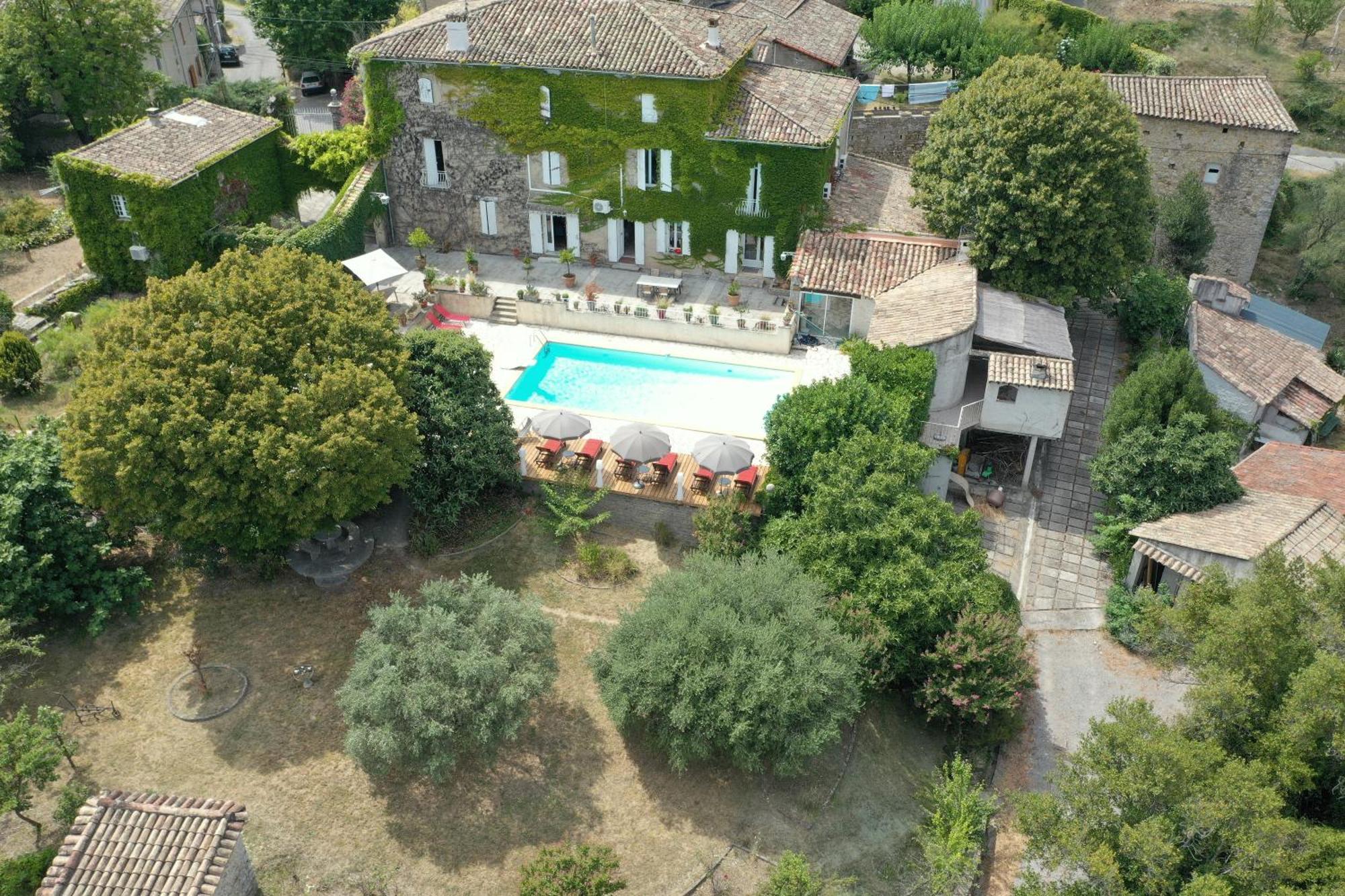 Le Domaine Du Soulier -Gite Et Chambres D'Hotes - La Maison Du Gardien Tornac Екстериор снимка