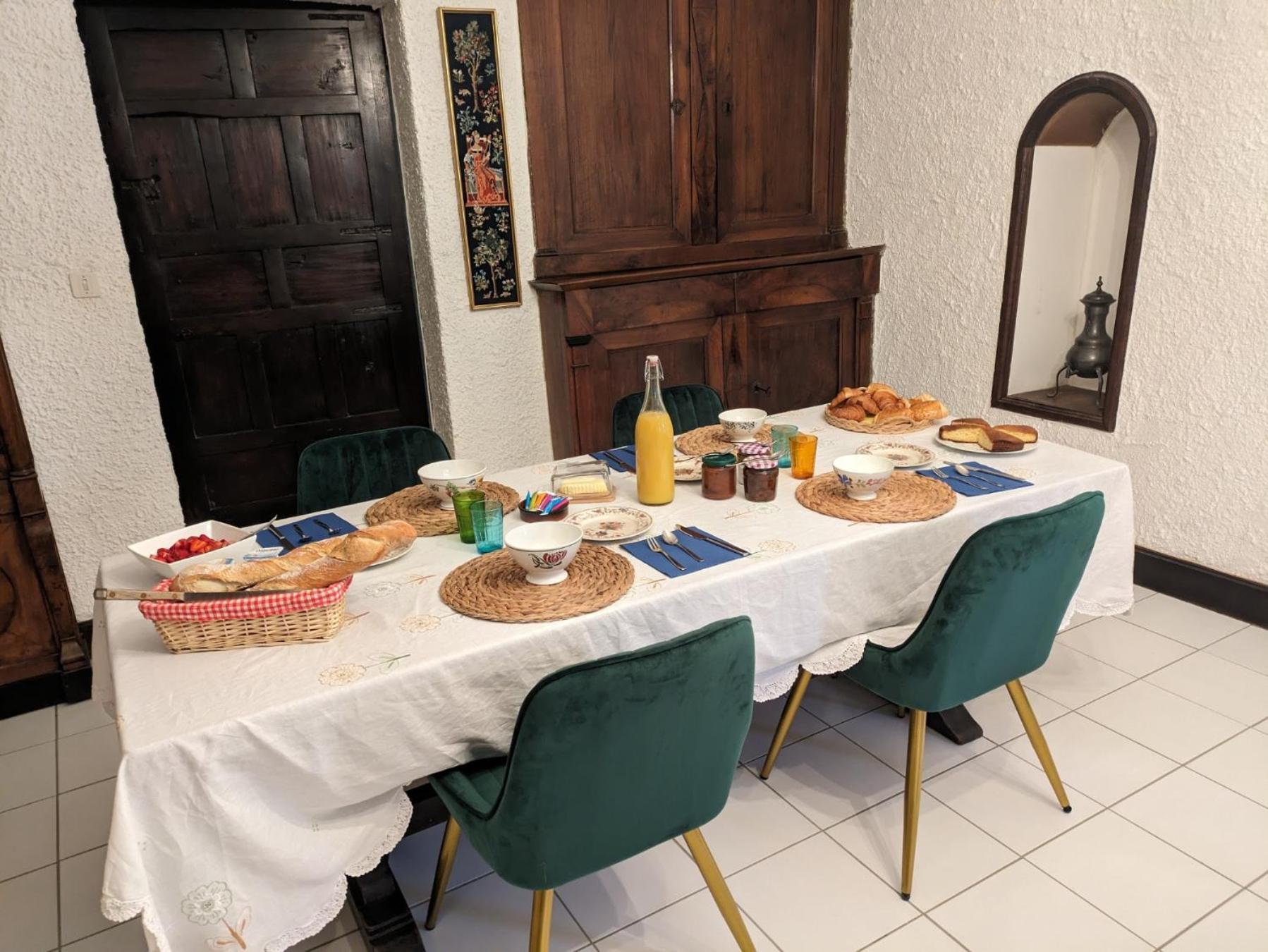 Le Domaine Du Soulier -Gite Et Chambres D'Hotes - La Maison Du Gardien Tornac Екстериор снимка